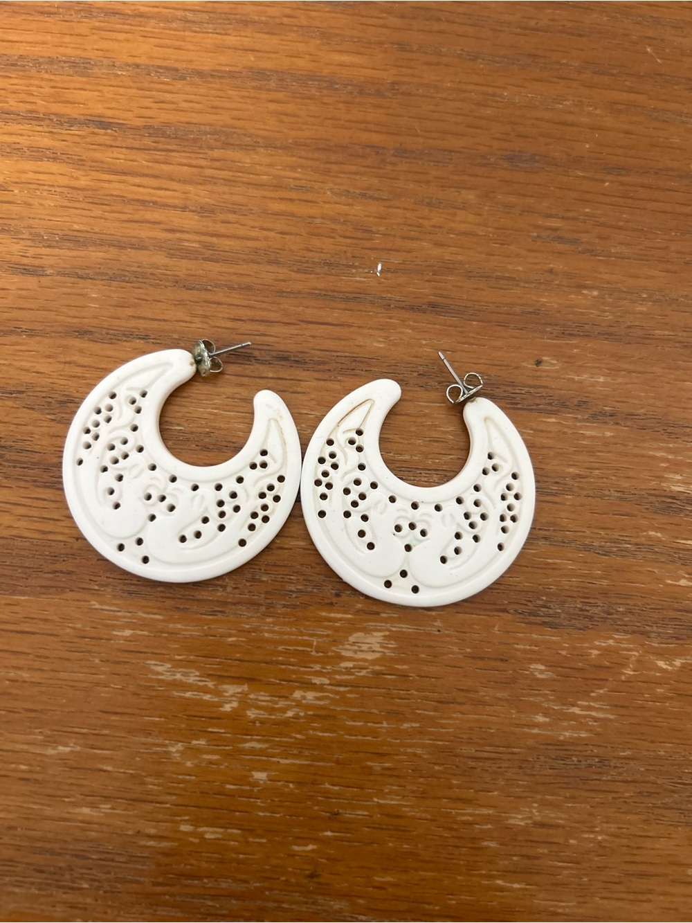 Avon White Crescent Filigree Hoop Earrings